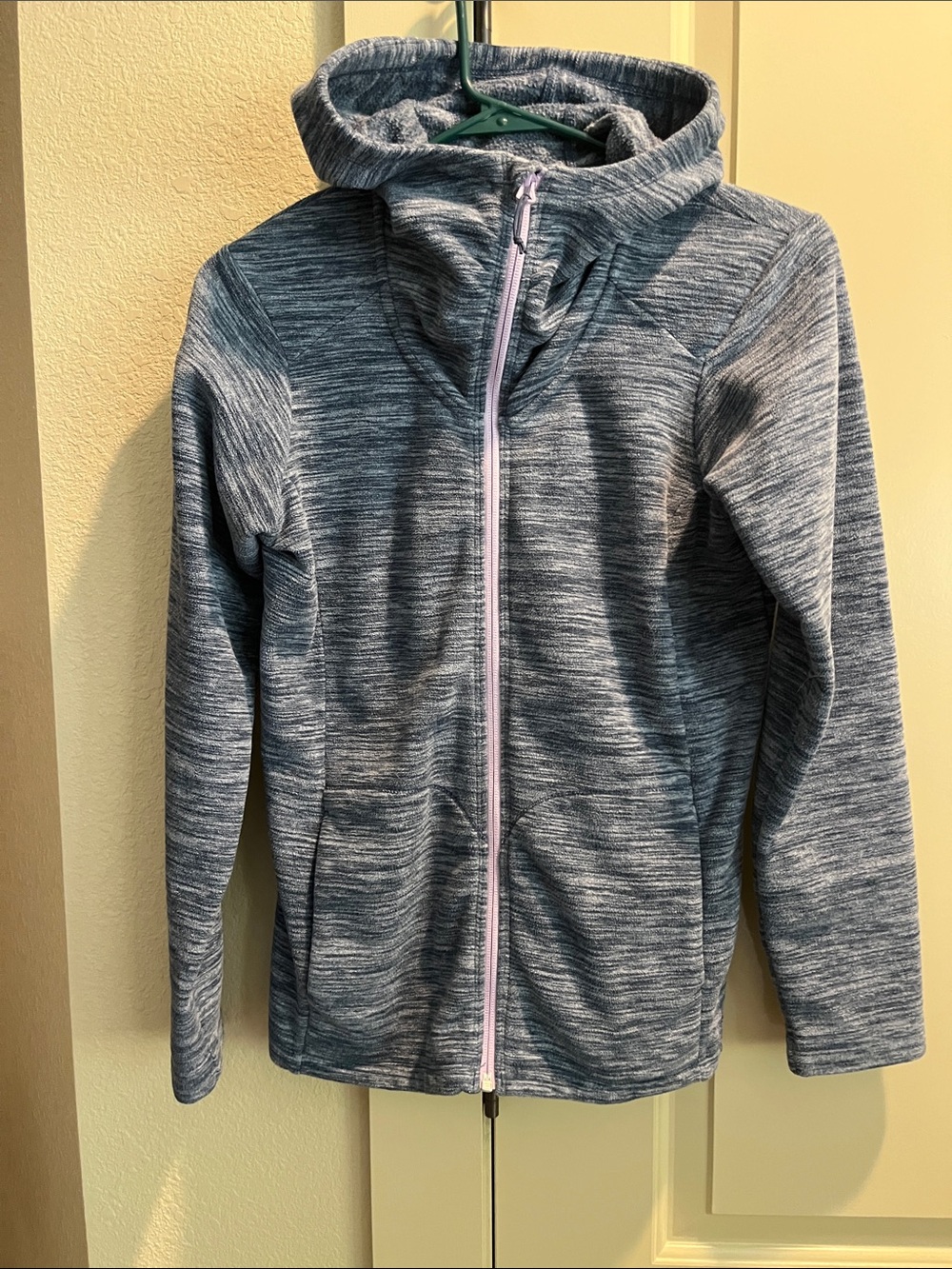 Mountain Hardwear Girls Heathered Gray Hooded Zip Jacket with Pink Zipper